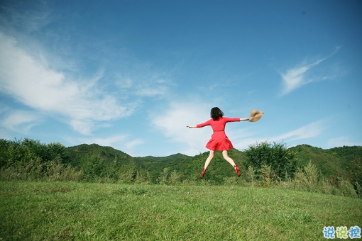 甜蜜情侣的恋爱爱情说说带图片 我相信星星会说话石头会开花1