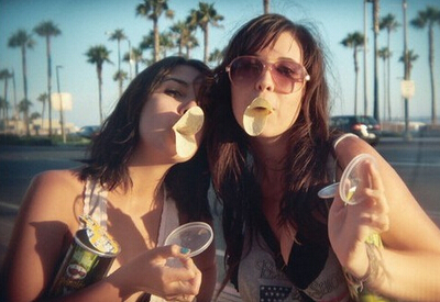 配图片的朋友说说:什么是好朋友?有人说,那是地球上翻版的自己13