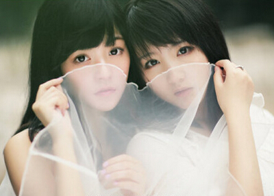 配图片的朋友说说:什么是好朋友?有人说,那是地球上翻版的自己10