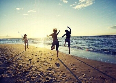 配图片的朋友说说:什么是好朋友?有人说,那是地球上翻版的自己9