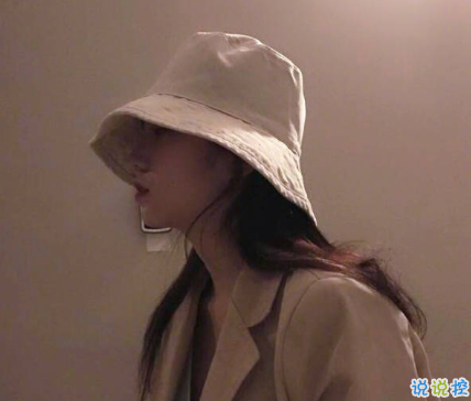 句句入心的唯美句子带图片 若答非所问便已是答了14