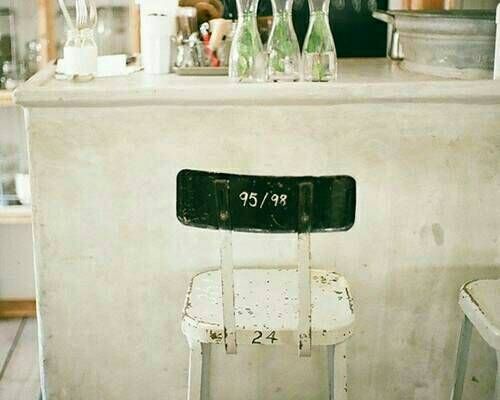 优美有诗意的唯美文艺英文说说带图片12