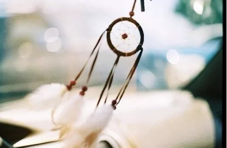 伤感句子表达心情失落长句 无人待我情自深无人伴我立黄昏1