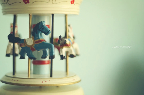 超甜蜜的恋爱中的小情侣适合发的爱情说说带图片 写尽千山落笔是你10