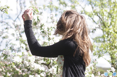 唯美简单的治愈系说说带图片 山月孤寂只是未见我12