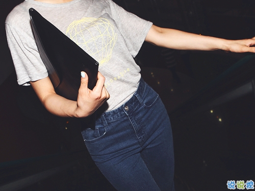 打动人心的一段话爱情说说配图 14条很经典的爱情长说说13