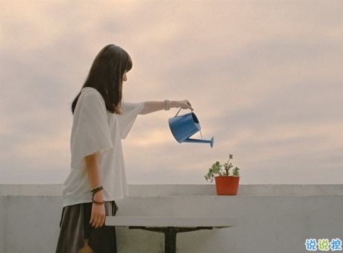 恋爱中只有自己知道的小情绪句子带图片 我见过银河但我仍只爱你这一颗星6