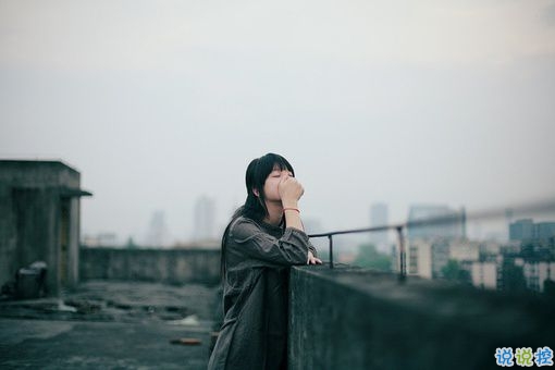 唯美简单的英文说说带图片 世人万千种浮云莫去求10