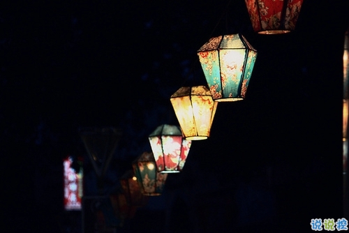 优美说说唯美的句子配图:海底月是天上月,只是镜花水月1