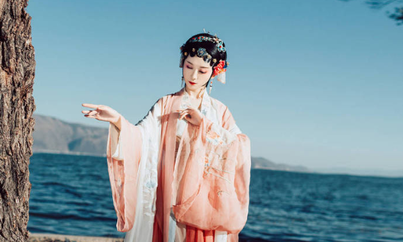 唯美仙气十足的古风诗词说说带图片3