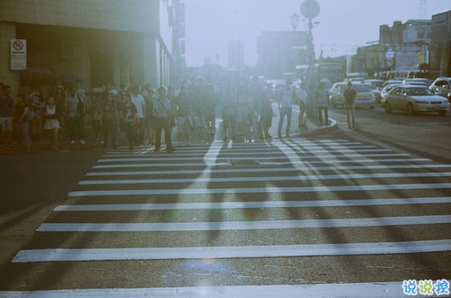 文字控关于青春成长的唯美说说和图片 年华是一场无声剧16