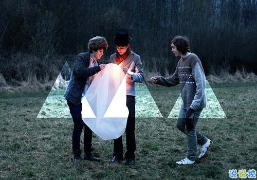 唯美简单的英文说说带图片 世人万千种浮云莫去求4