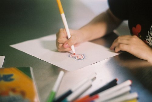 超甜蜜的恋爱中的小情侣适合发的爱情说说带图片 写尽千山落笔是你2