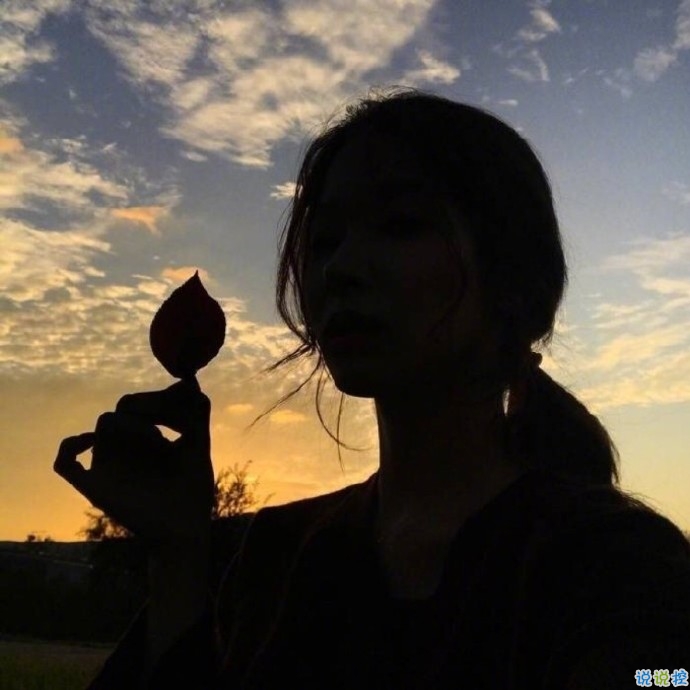 文字控说说短句图片精选：还是很想跑很远的路，去看一个很爱的人4